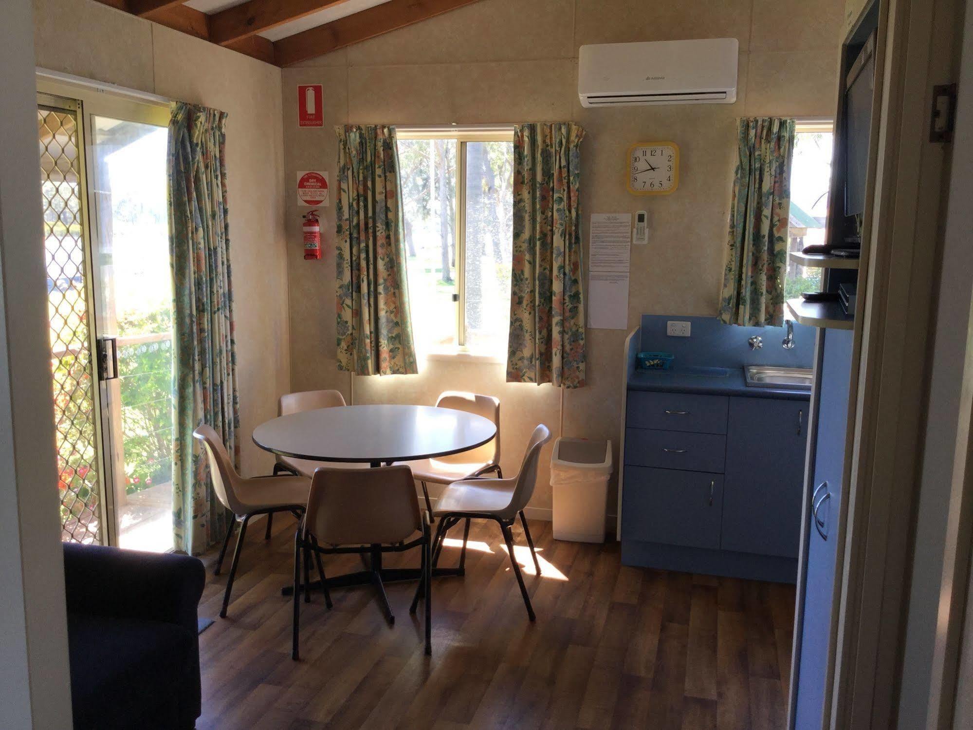 Riviera Caravan Park Sussex Inlet Buitenkant foto